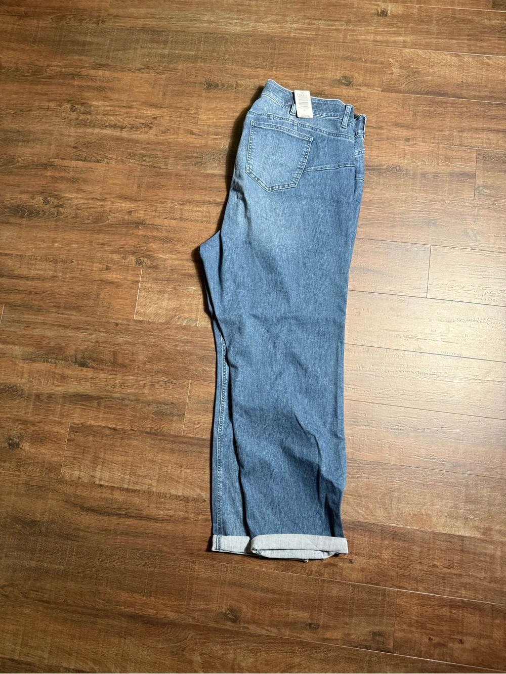 Torrid Bombshell Straight Leg Premium Stretch jeans.  NWT